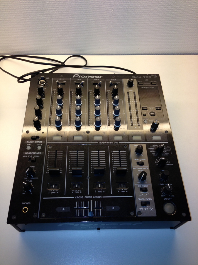 pioneer djm 700
