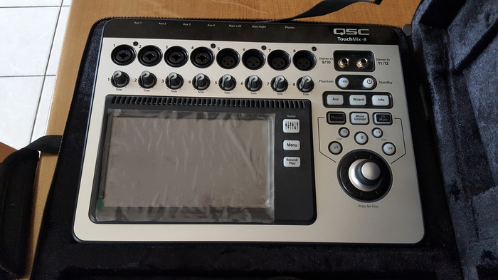 QSC TouchMix-8 image (#1394745) - Audiofanzine