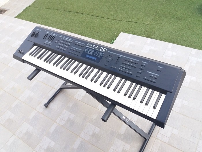 A70 Roland A70 Audiofanzine