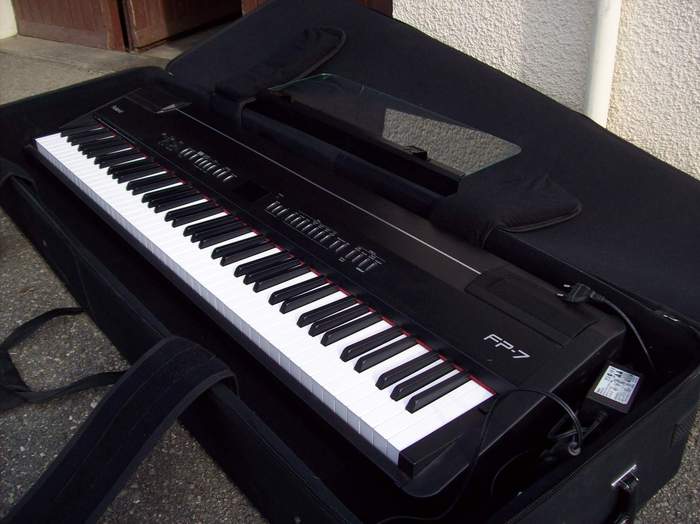 Photo Roland FP7 Roland FP7 (41875) (180216) Audiofanzine