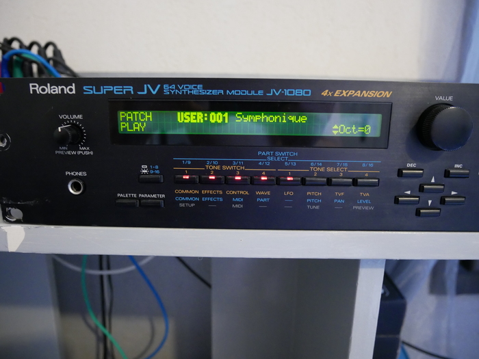 Roland JV1080 image (1953243) Audiofanzine