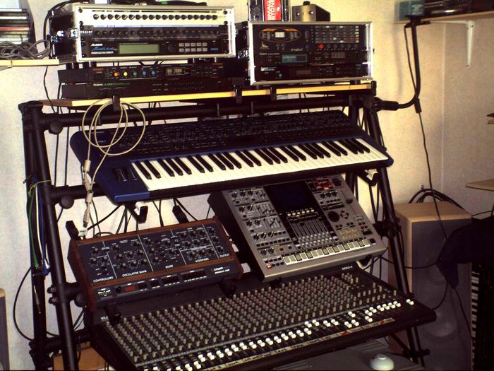 roland-mc-707-3197634.jpg