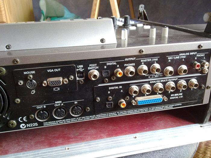 Photo Roland MV8000 Roland MV8000 (17541) (369511) Audiofanzine