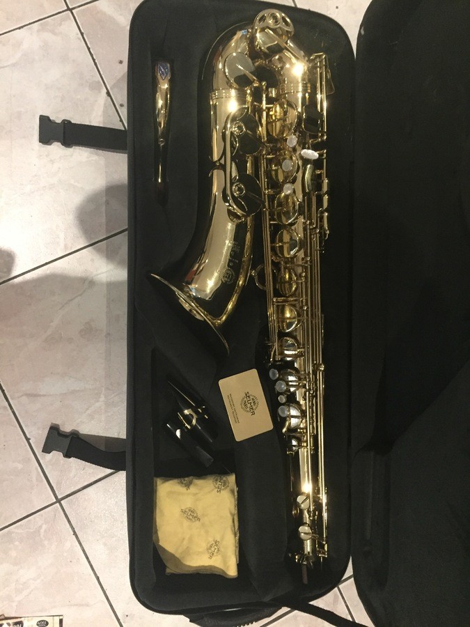 saxophones-2218428.jpeg