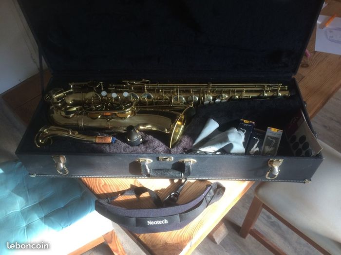 saxophones-2262500.jpg
