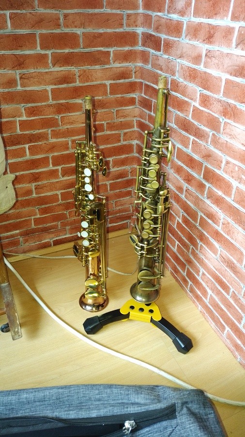 saxophones-2298829.jpg