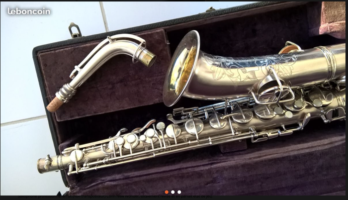 saxophones-2322556.png