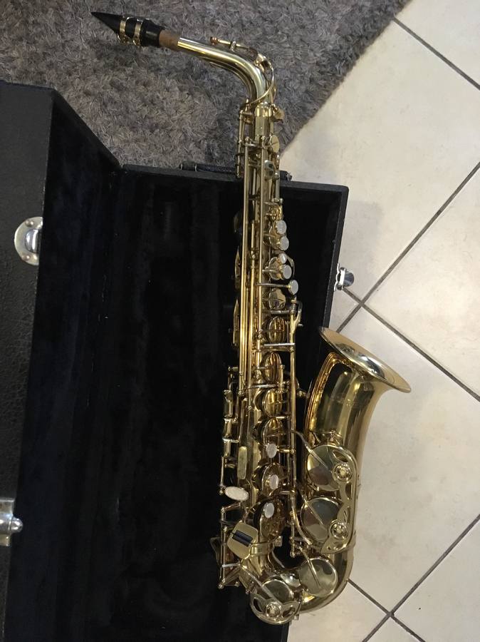 saxophones-2418133.jpg