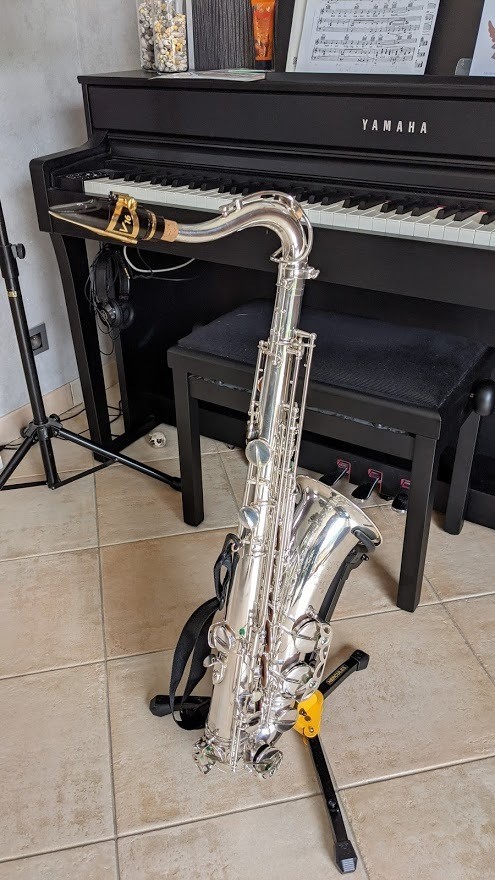 saxophones-3210378.jpg