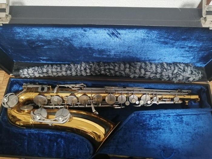 saxophones-3632288.jpg