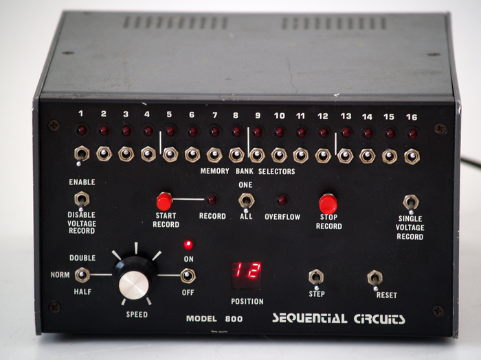 sequential circuits model 700