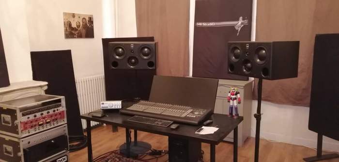 studio-home-studio-3036138.jpeg