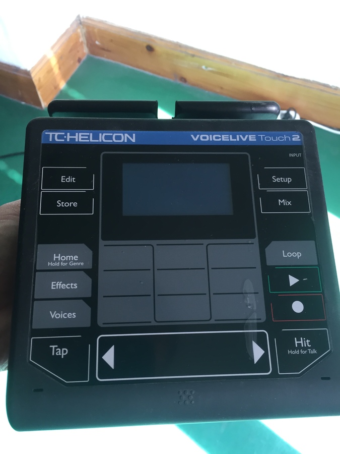 Отличие вокального процессора tc helicon voicelive touch от tc helicon voicelive touch 2