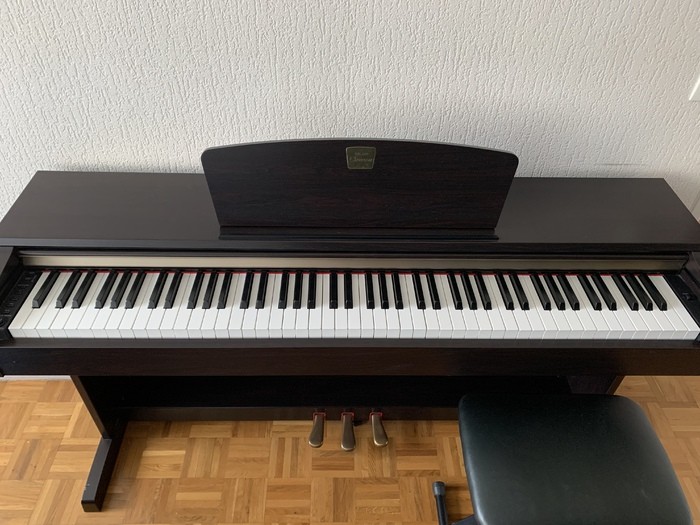 Clavinova CLP320 Yamaha Clavinova CLP320 Audiofanzine