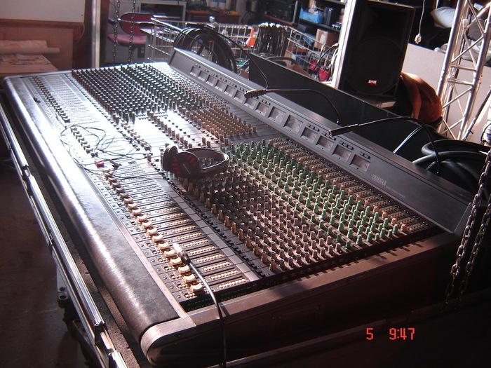 Photo Yamaha PM3000 40/8/2 Yamaha PM3000 40/8/2 (197028) Audiofanzine