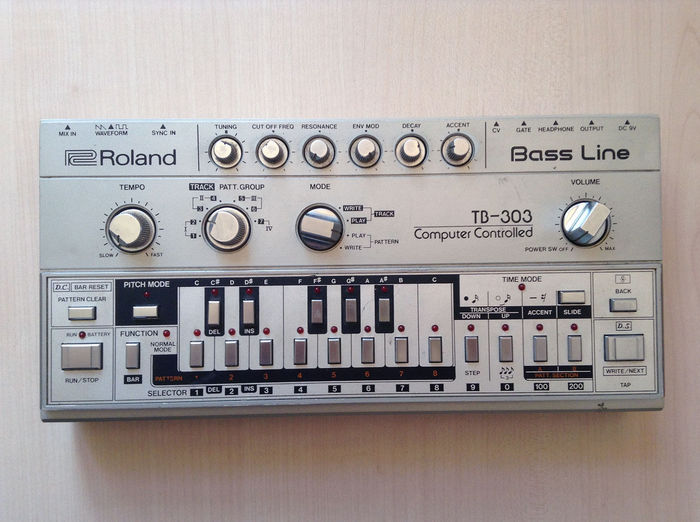 Photo Yamaha RM800 24 Yamaha Table de Mixage YAMAHA RM800 24 voies