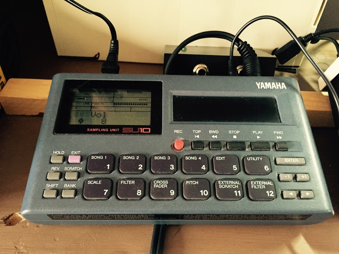Photo Yamaha SU10 : Yamaha SU10 (67224) (#1063532) - Audiofanzine