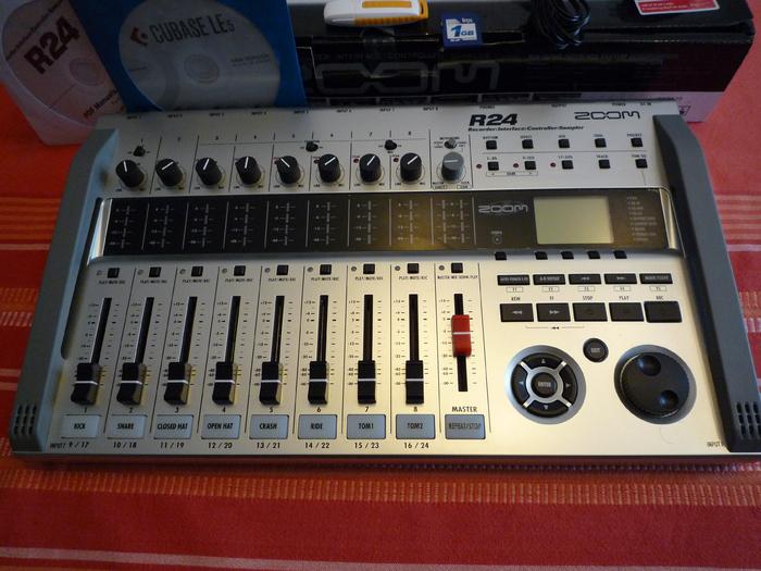 Zoom R24 image (310513) Audiofanzine