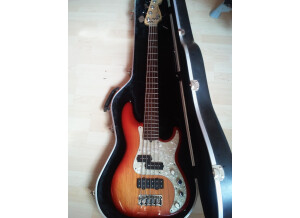 Fender Deluxe Precision Bass