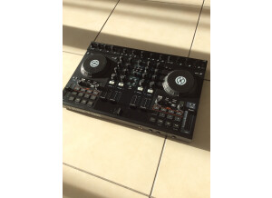 Native Instruments Traktor Kontrol S4 (93243)