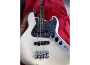 Fender Modern Player Short Scale Jazz Bass - White Blonde