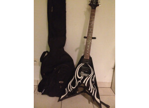 B.C. Rich Metal Master V - KK Onyx Tribal Fire White (76377)