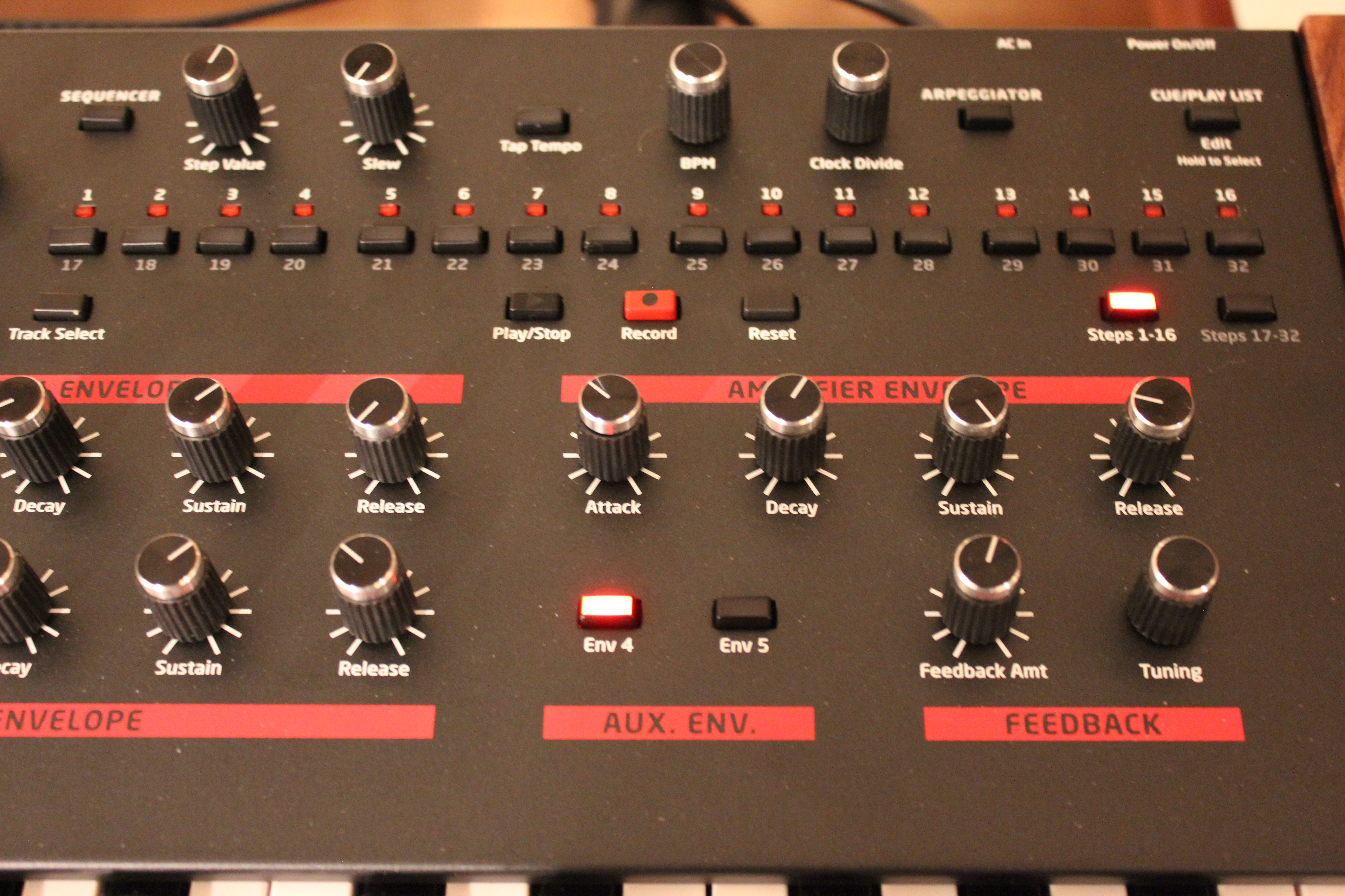 Dave Smith Instruments Pro 2