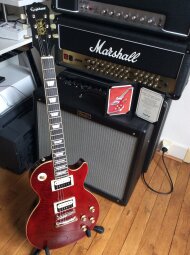 Epiphone Ltd. Ed. Slash "Rosso Corsa" Les Paul Standard Outfit Epiphone Ltd. Ed. Slash "Rosso Corsa" Les Paul Standard Outfit