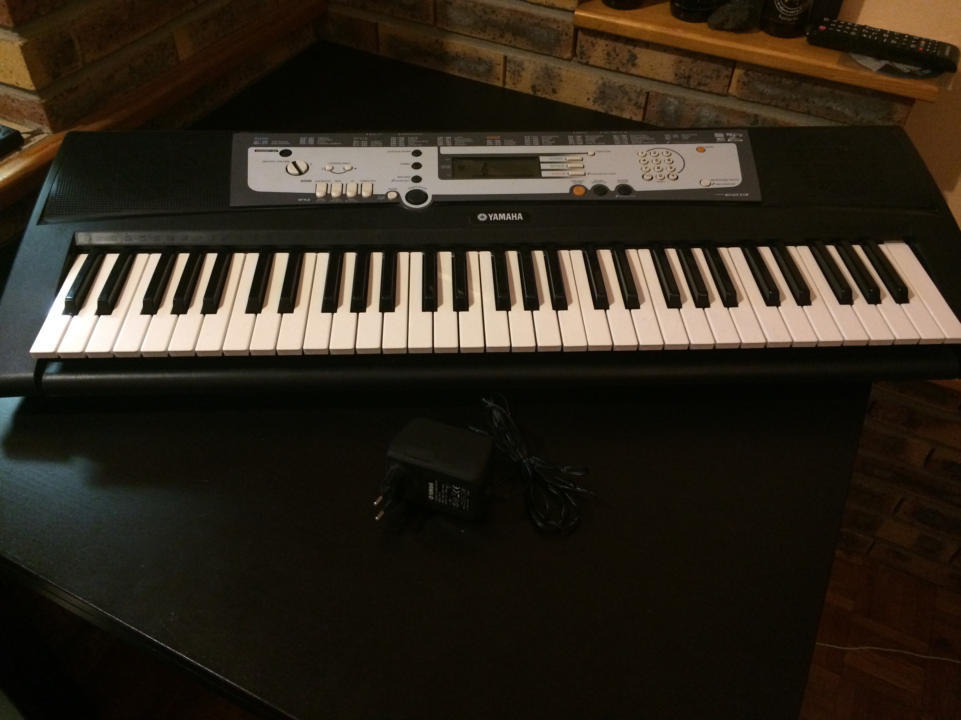 yamaha keyboard psr e213 price