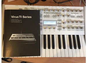 Access Music Virus TI2 Polar (96240)