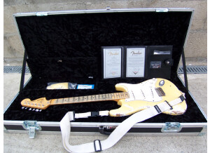 Fender Tribute Yngwie Malmsteen "Play Loud" Stratocaster