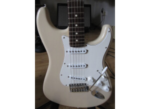 Fender Highway One Stratocaster - White Blonde Maple