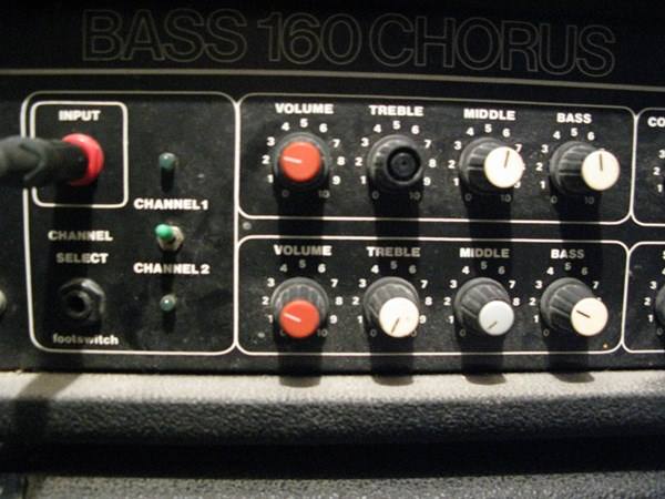 White Amplification Bass 160 Chorus