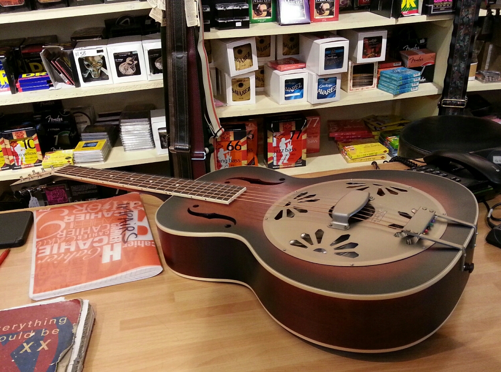 Gretsch G9240 "Alligator" Biscuit Roundneck