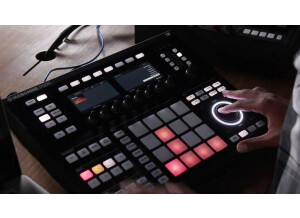 Native Instruments Maschine Studio - Black