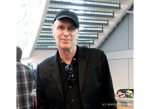 Billy Sheehan MP637 (c) ModernPics.JPG
