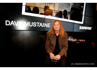 Dave Mustaine Shure MP715 (c) ModernPics