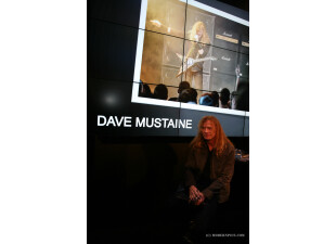Dave Mustaine Shure MP716 (c) ModernPics