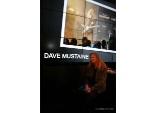 Dave Mustaine Shure MP717 (c) ModernPics.JPG