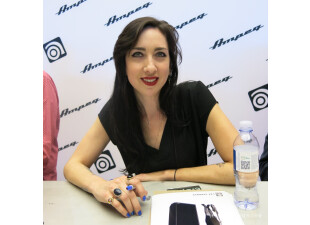 Eva Gardener Ampeg MP486 (c) ModernPics.JPG