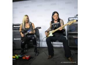 Nita Strauss Korg USA MP460 (c) ModernPics.JPG