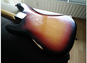 Fender Road Worn '50s Precision Bass - 2-Color Sunburst Maple