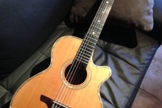 Takamine EN68C