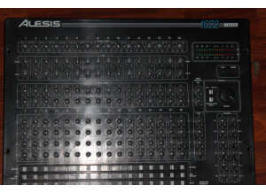 Alesis 1622 (94913)