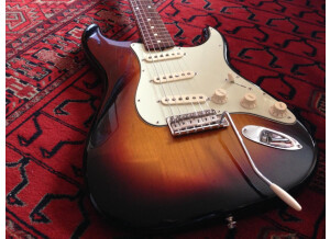 Fender Classic '60s Stratocaster - 3-Color Sunburst