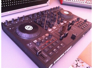 Native Instruments Traktor Kontrol S4 (10105)