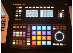 Native Instruments Maschine Studio - Black