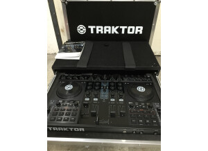 Native Instruments Traktor Kontrol S4 (28989)