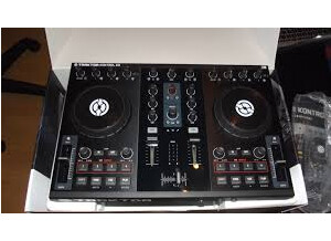 Native Instruments Traktor Kontrol S2 (6144)