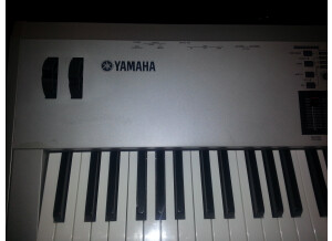 Yamaha MO8 (86986)